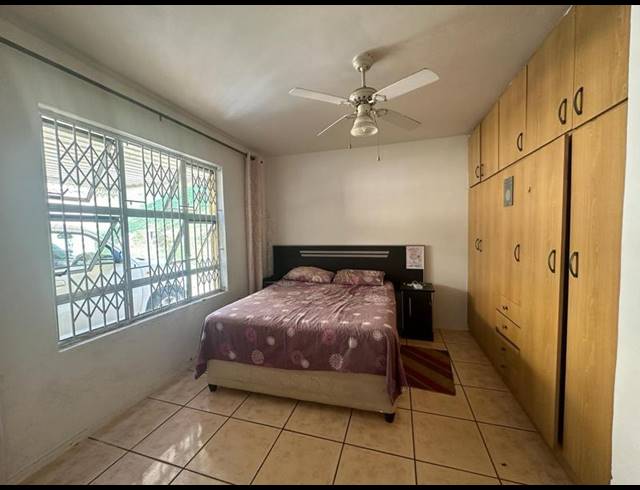 3 BEDROOM APARTMENT FOR SALE IN WOODHAVEN